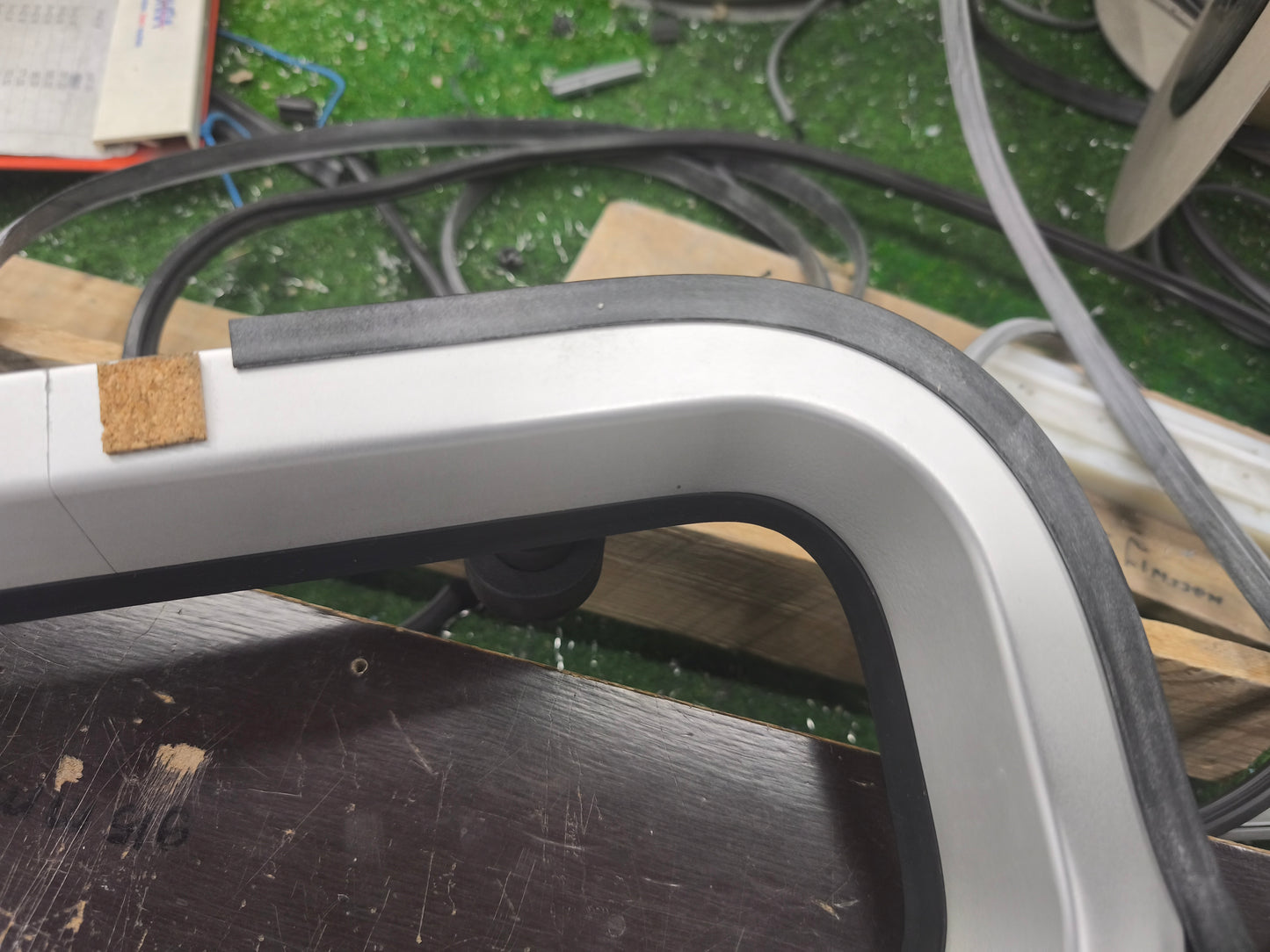 Rubber Gutter R609 (per meter)