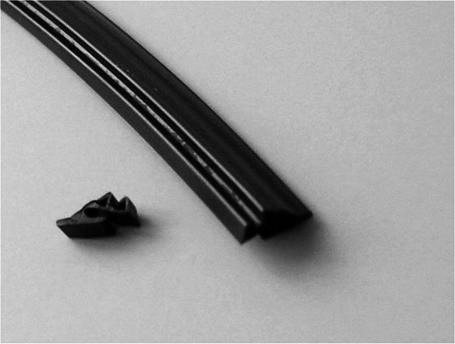 Rubber Gutter R609 (per meter)