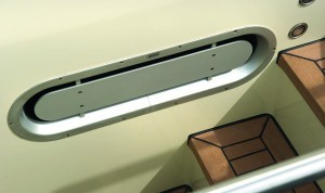 Air Suction Ventilator with Visible Screws Mounting 600 x 175 White - 81.60.01.00